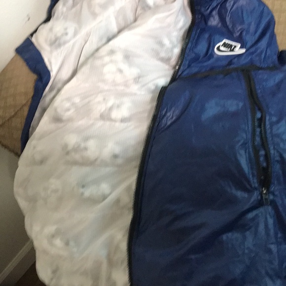 Brand new Nike coat - Picture 13 of 16